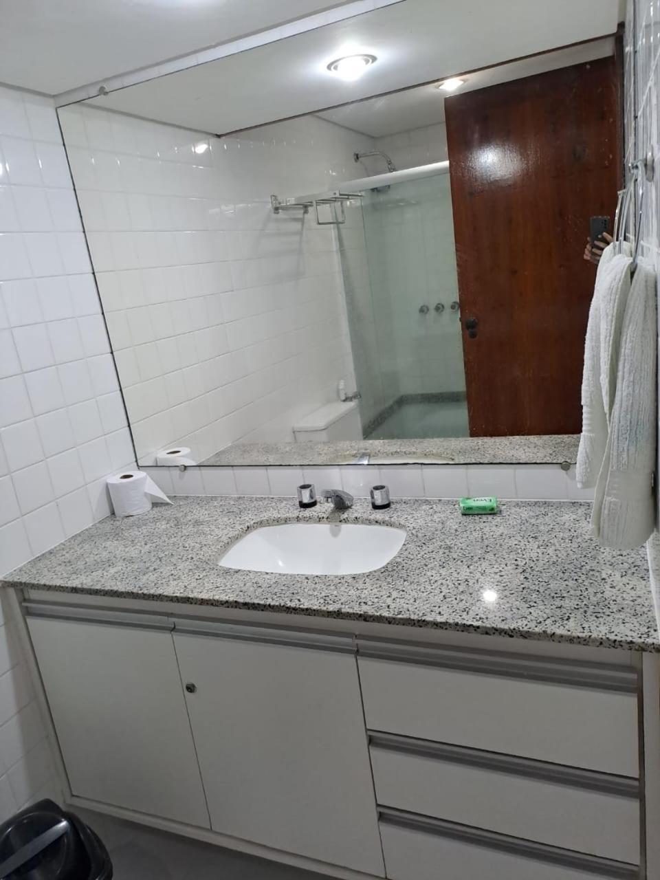 Apartamento Victoria Marina Flat 2203 - bairro nobre no melhor de Salvador e píer privado Exterior foto